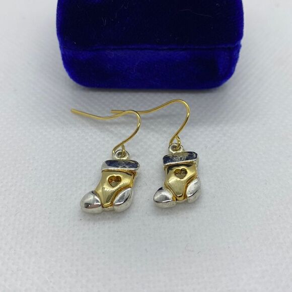 Jewelry - 💛 Vintage Gold & Silver Heart Stocking Costume Earrings